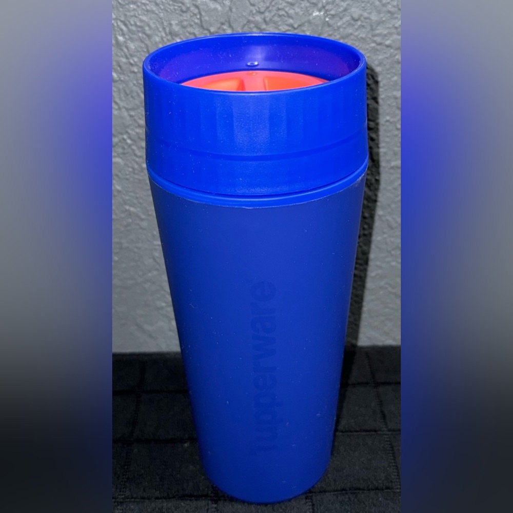 Tupperware 360 Insulated Commuter Mug Blue 16 oz Hot or Cold Beverage New
